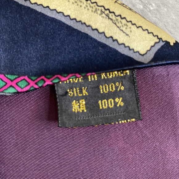 Librarian Tie 100% Silk - Picture 5 of 10